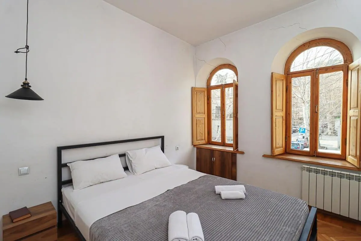 2Br Apartment Behind The Opera House- By Wehost Tbilisi