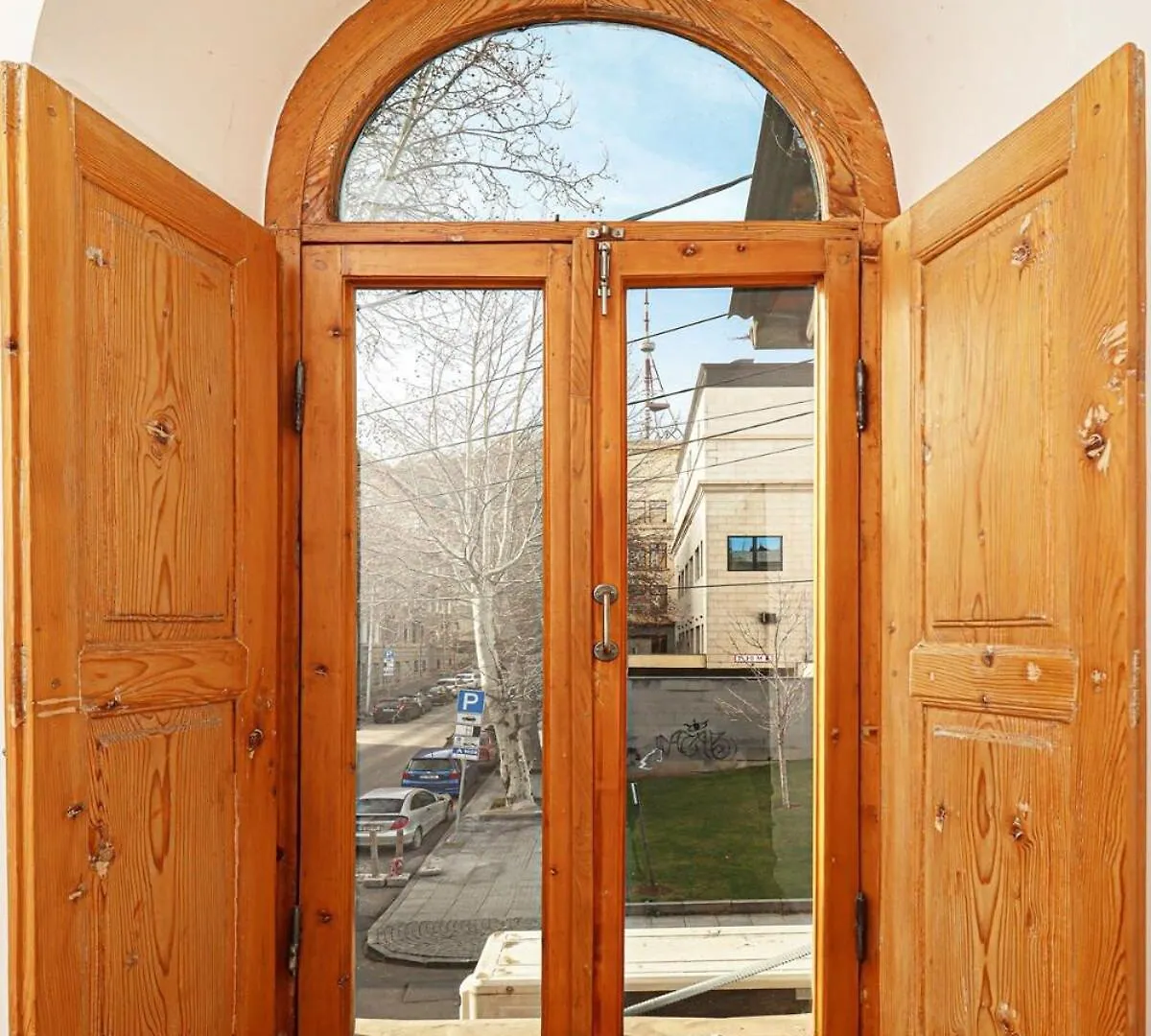 2Br Apartment Behind The Opera House- By Wehost Tbilisi
